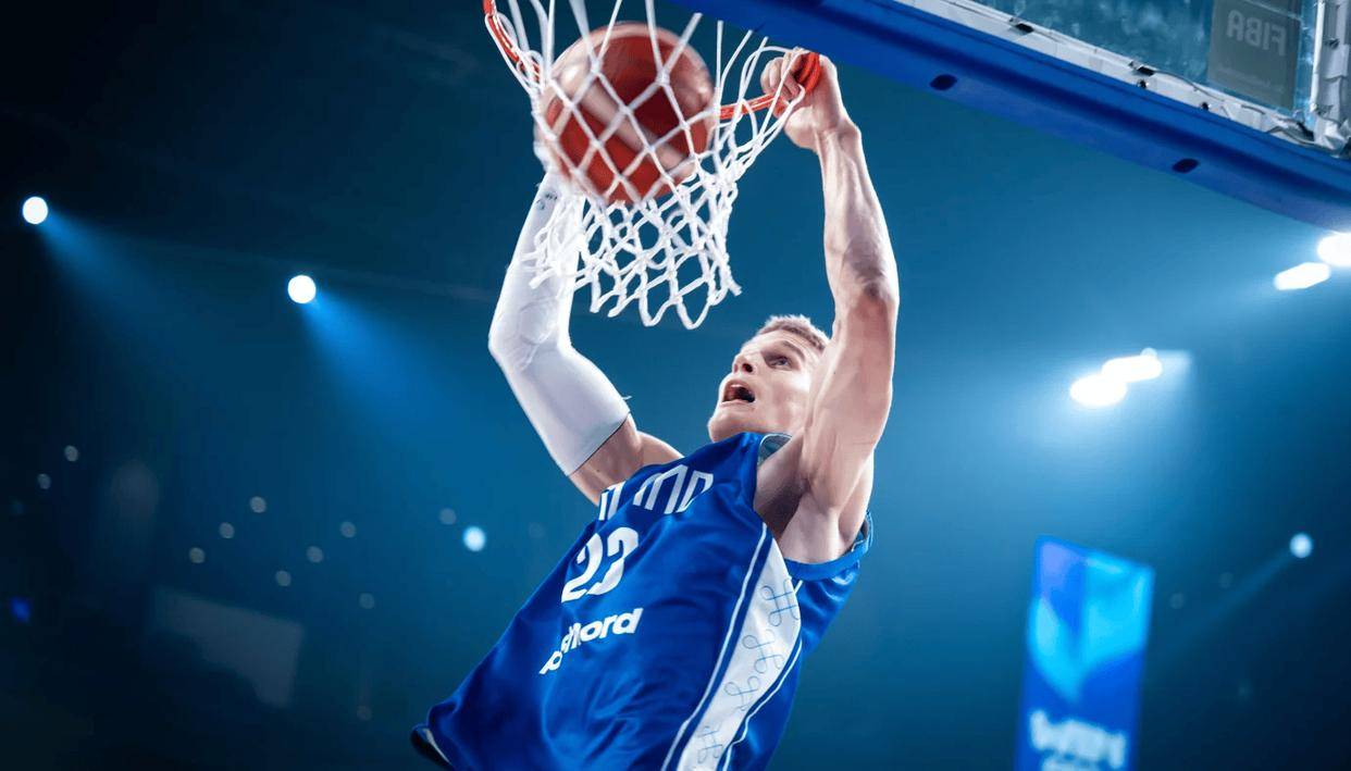 九游娱乐体育-包含东契奇生涯首个四双，联盟炸锅！的词条