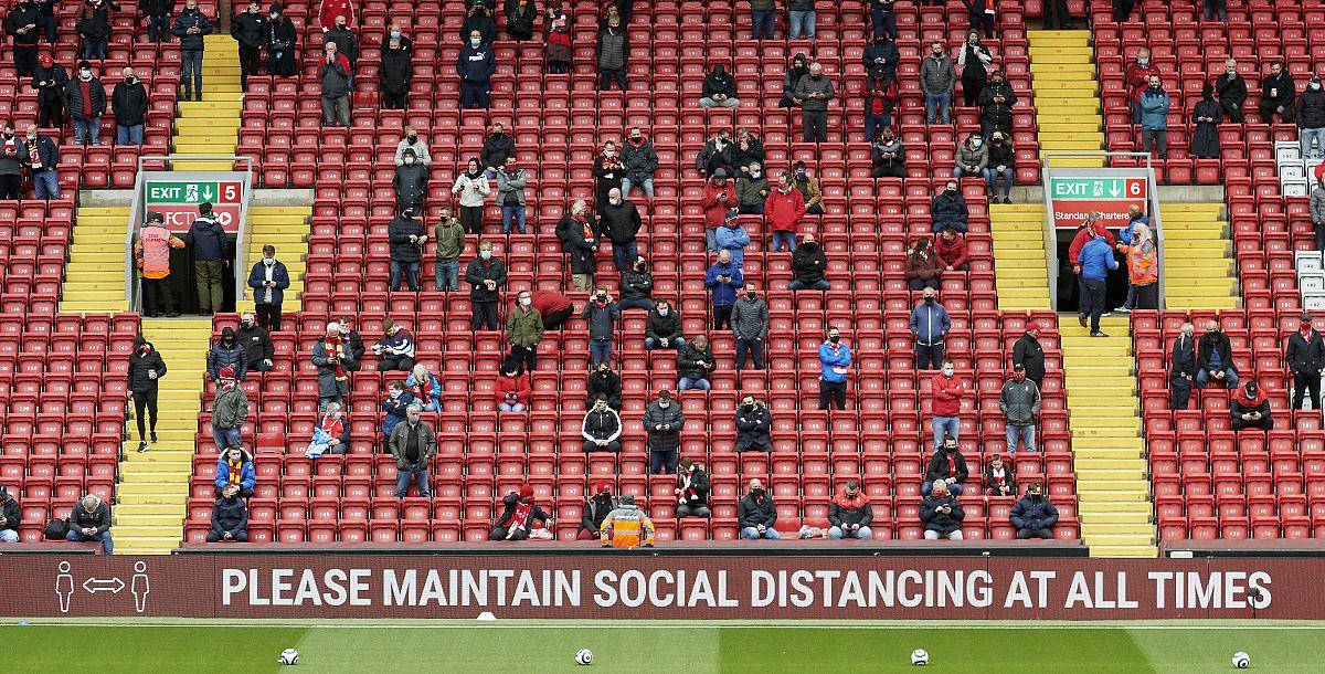 包含球迷文化对比：英超最狂热？意甲最极端？的词条