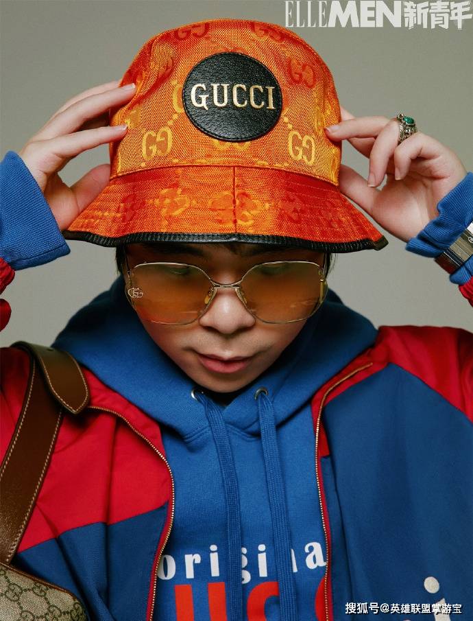 包含《电竞解说员成长记：声音背后的努力》的词条