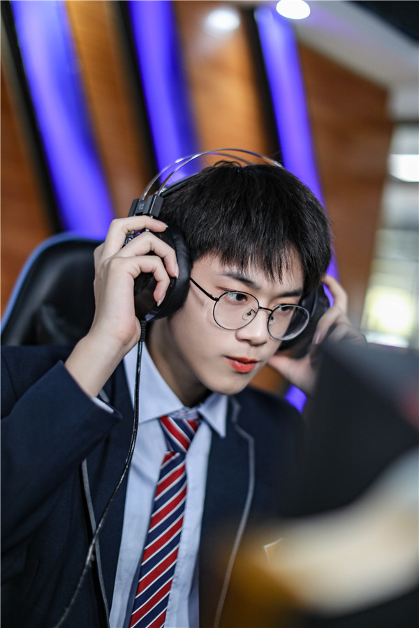 电竞选手年薪曝光：顶尖选手收入超千万