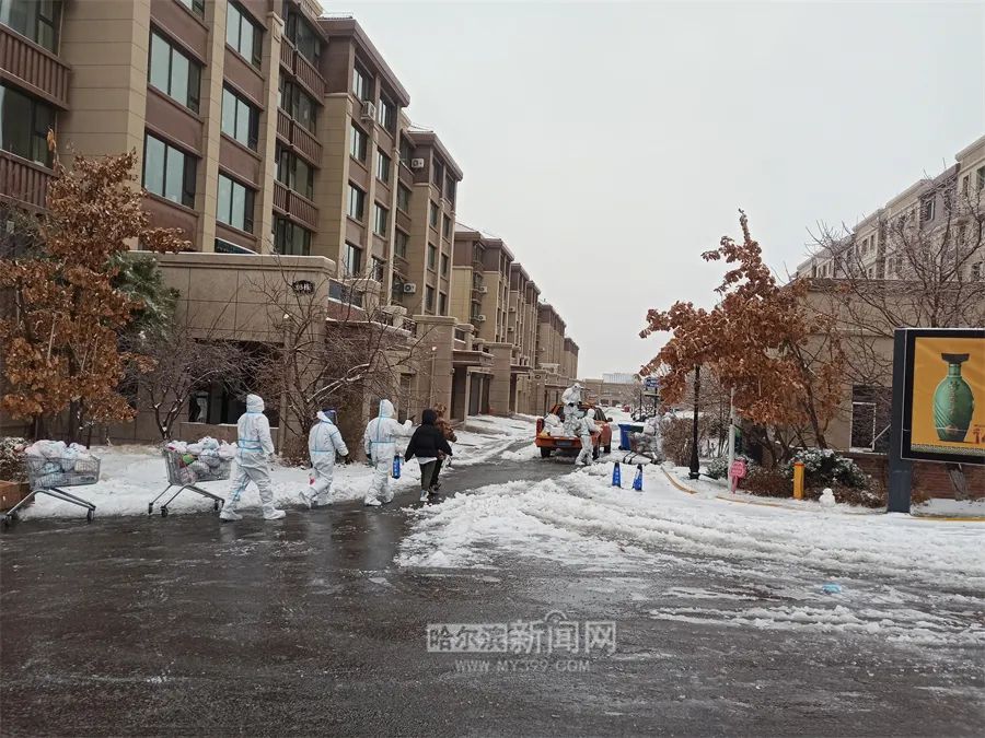 足球与天气：雪战、暴雨中的经典比赛